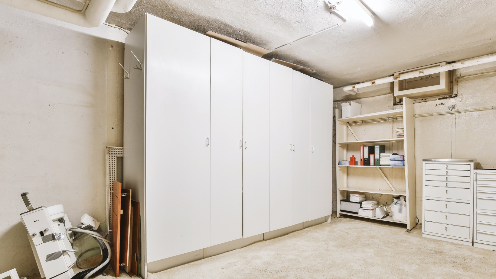 Rubbermaid Cabinets for Garage – Maximize Storage Space with Durable ...